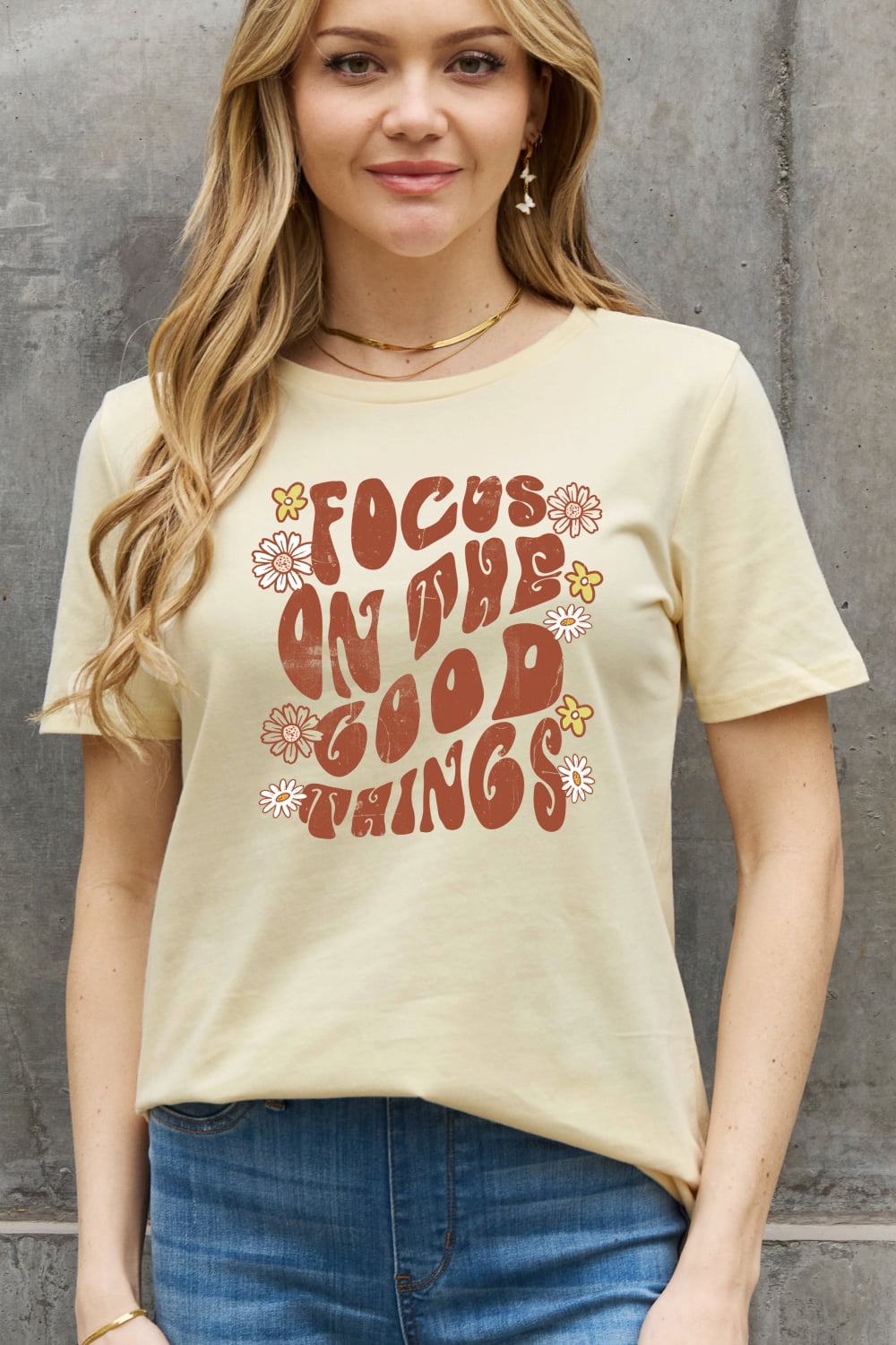 Focus On The Good Things Graphic Round Neck Short Sleeve T-Shirt