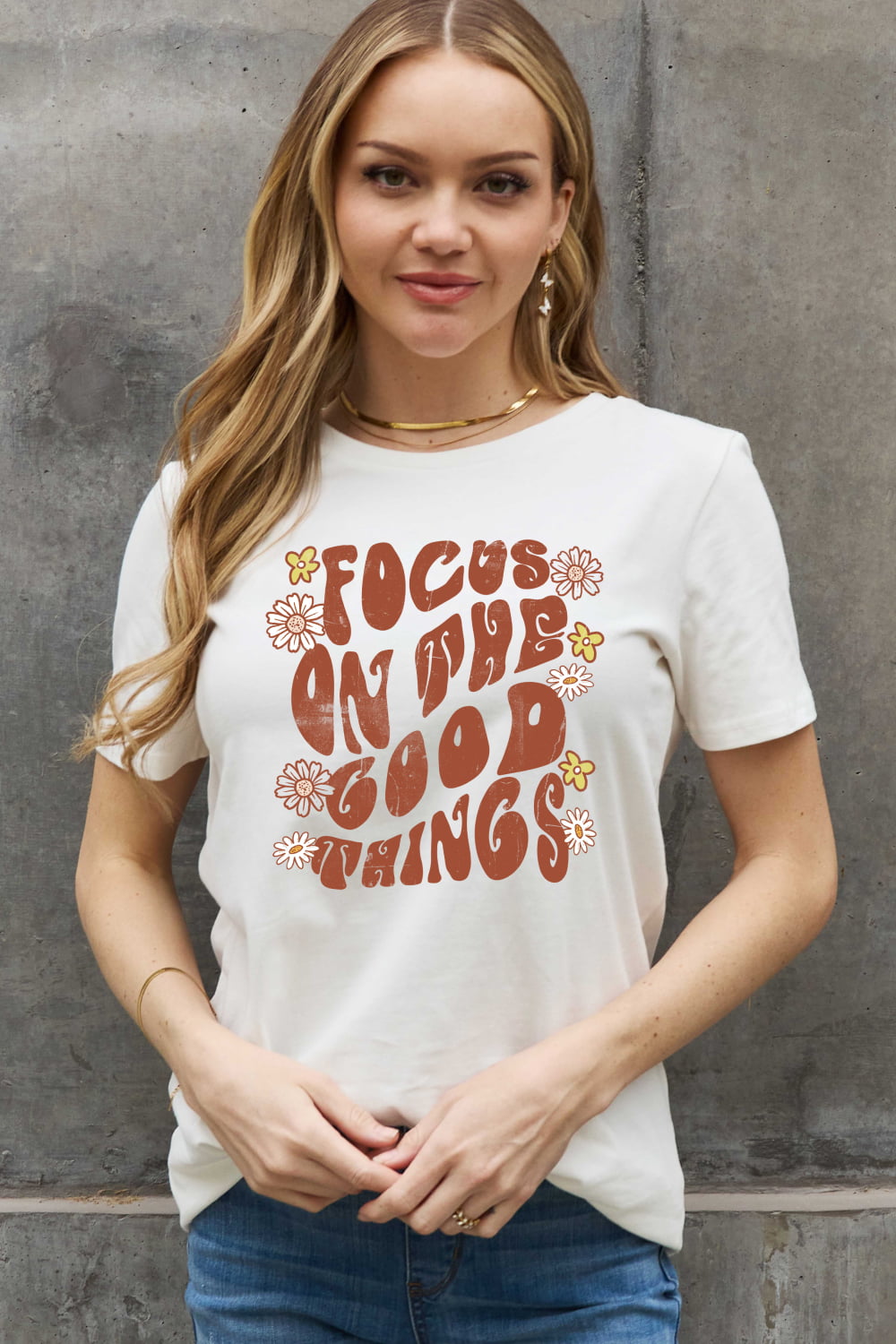 Focus On The Good Things Graphic Round Neck Short Sleeve T-Shirt